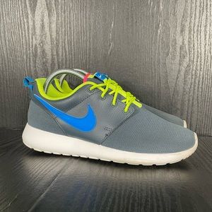 Nike ROSHE ONE Women’s size 8